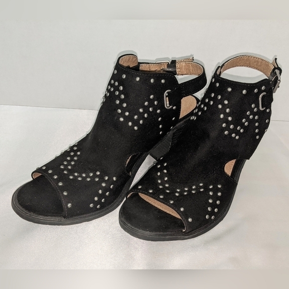 SO Womens Catfish Block Heeled Ankle Strap Sandals Studded Sz 8 Black Whimsigoth - Picture 2 of 10